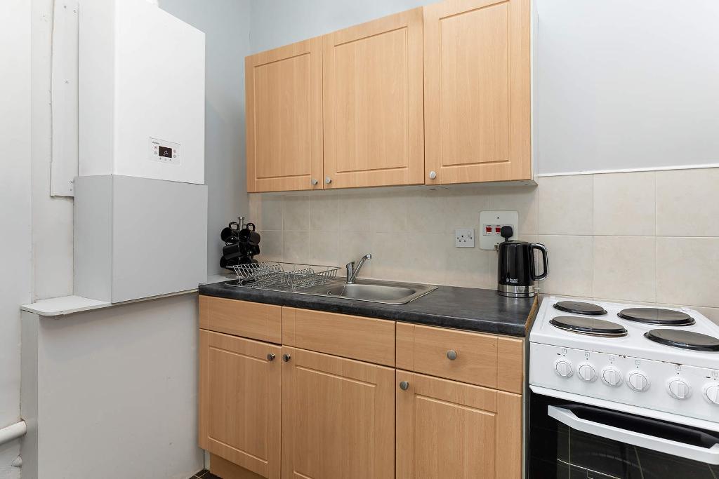 1 Bedroom Flat For Sale in Medwyn Street, Whiteinch, G14 9QJ