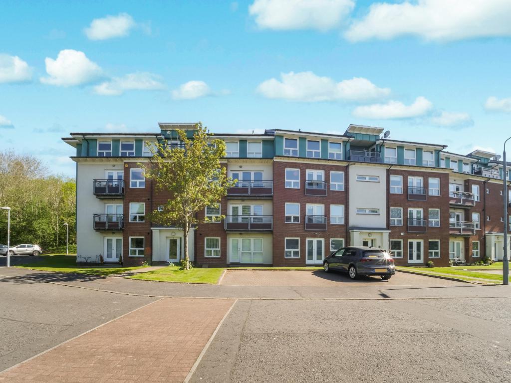 Strathblane Gardens, Anniesland, G13 1BX